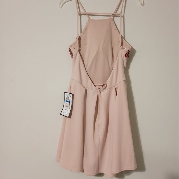 NWT!  B. DARLIN STRETCH EMBROIDERED FIT & FLARE HALTER DRESS  SIZE 9/10 - Picture 7 of 11